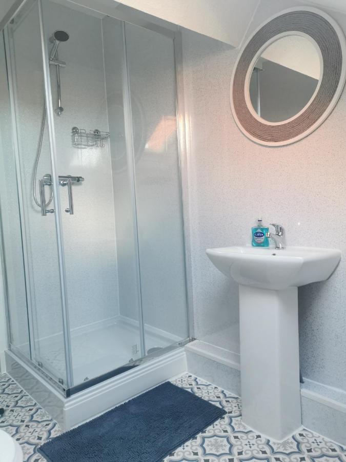 Rooms@No.9 สการ์โบโรห์ ภายนอก รูปภาพ